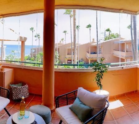 Appartement Ikram Front Beach Bermuda Beach à Estepona Extérieur photo