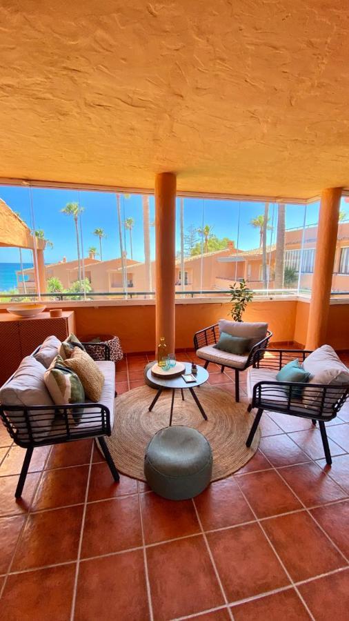 Appartement Ikram Front Beach Bermuda Beach à Estepona Extérieur photo
