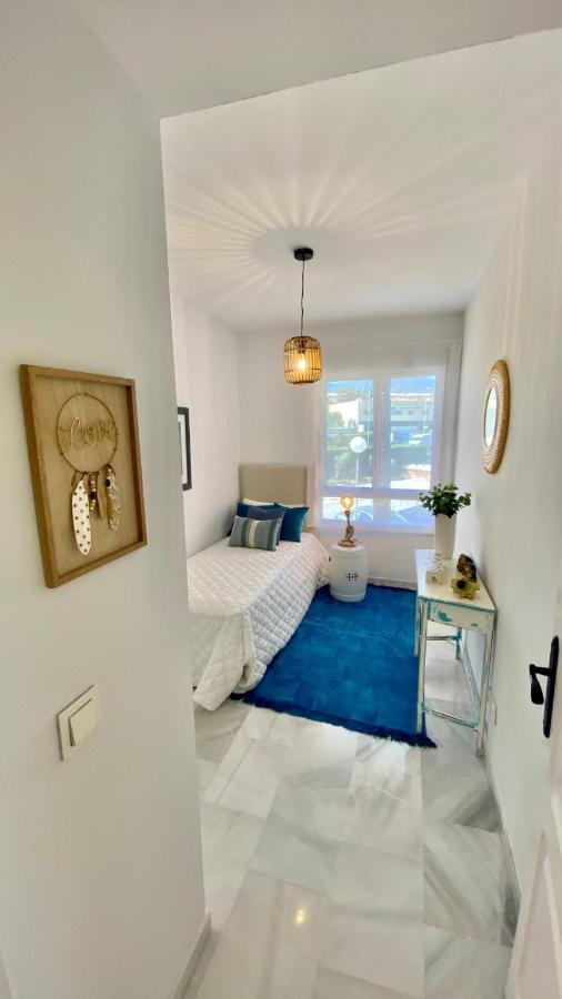 Appartement Ikram Front Beach Bermuda Beach à Estepona Extérieur photo