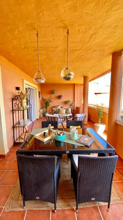 Appartement Ikram Front Beach Bermuda Beach à Estepona Extérieur photo