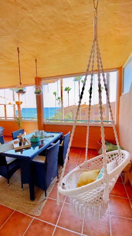 Appartement Ikram Front Beach Bermuda Beach à Estepona Extérieur photo